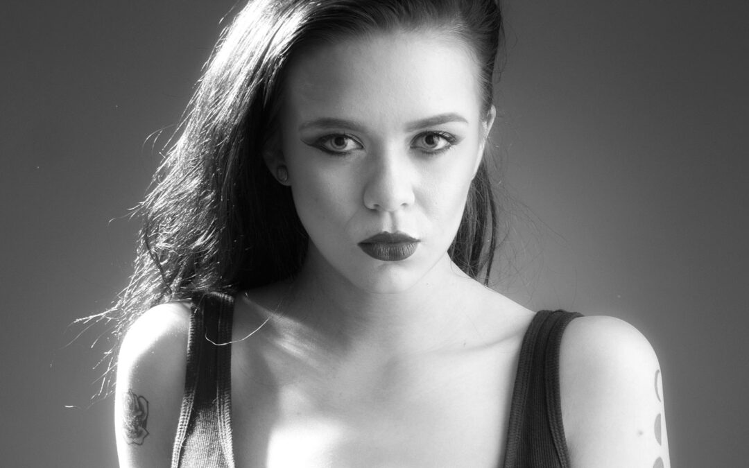 A Few Reasons to Try Shooting Glamour in B&W