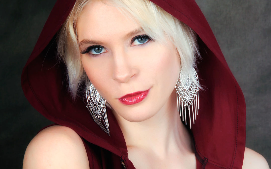 In the Studio: Shooting Glamour with Monolights