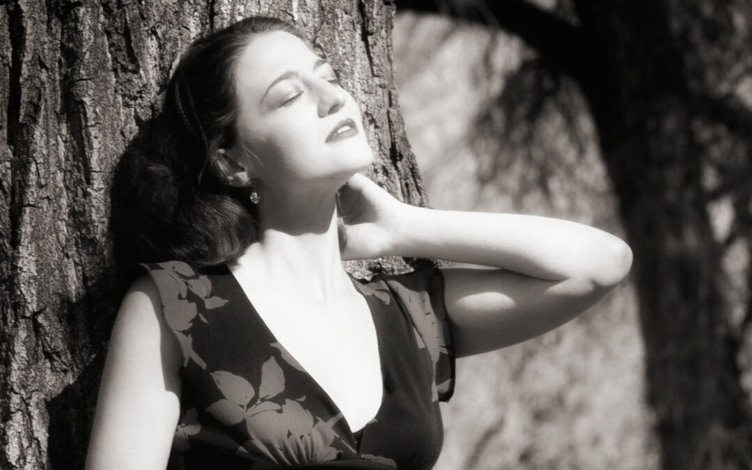 Shooting Old Hollywood-Style Glamour Portraits—Outdoors