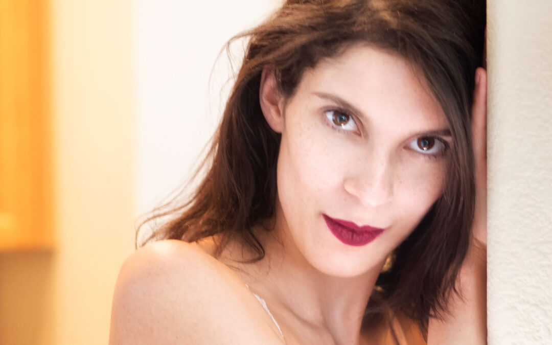 A Good Mirrorless Lens for Boudoir Photography