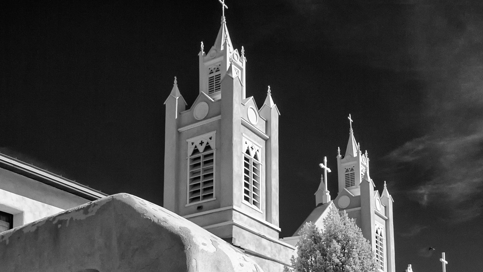 Monochrome Monday: Shooting Infrared in ABQ’s Old Town