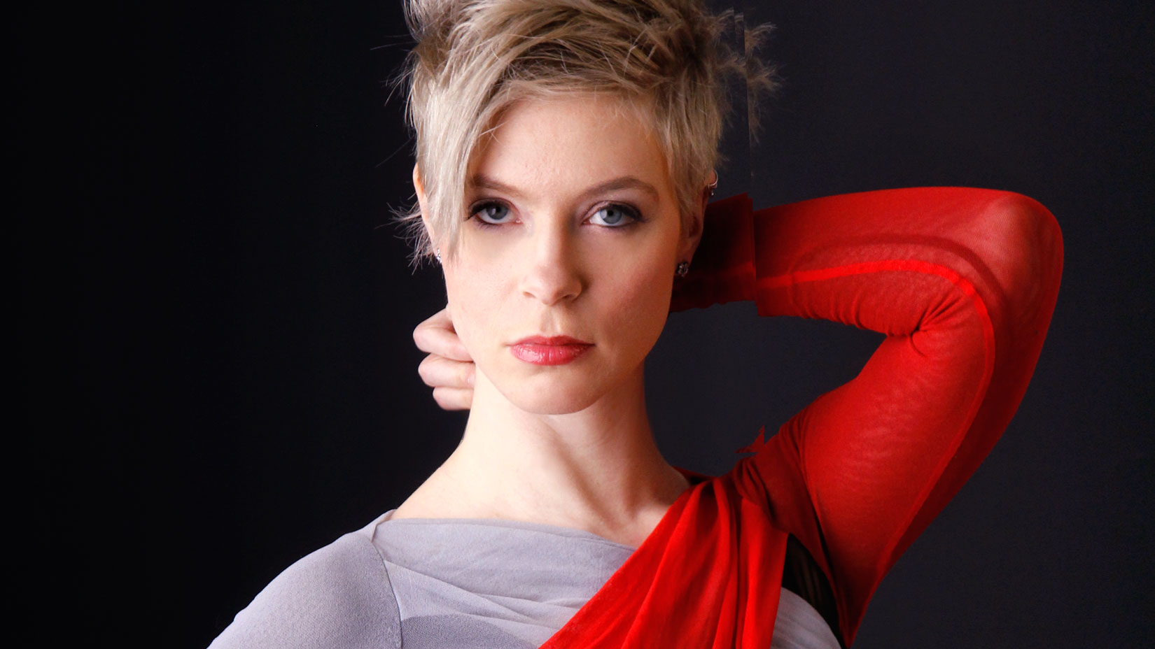 Creating a One Light LED Glamour Portrait